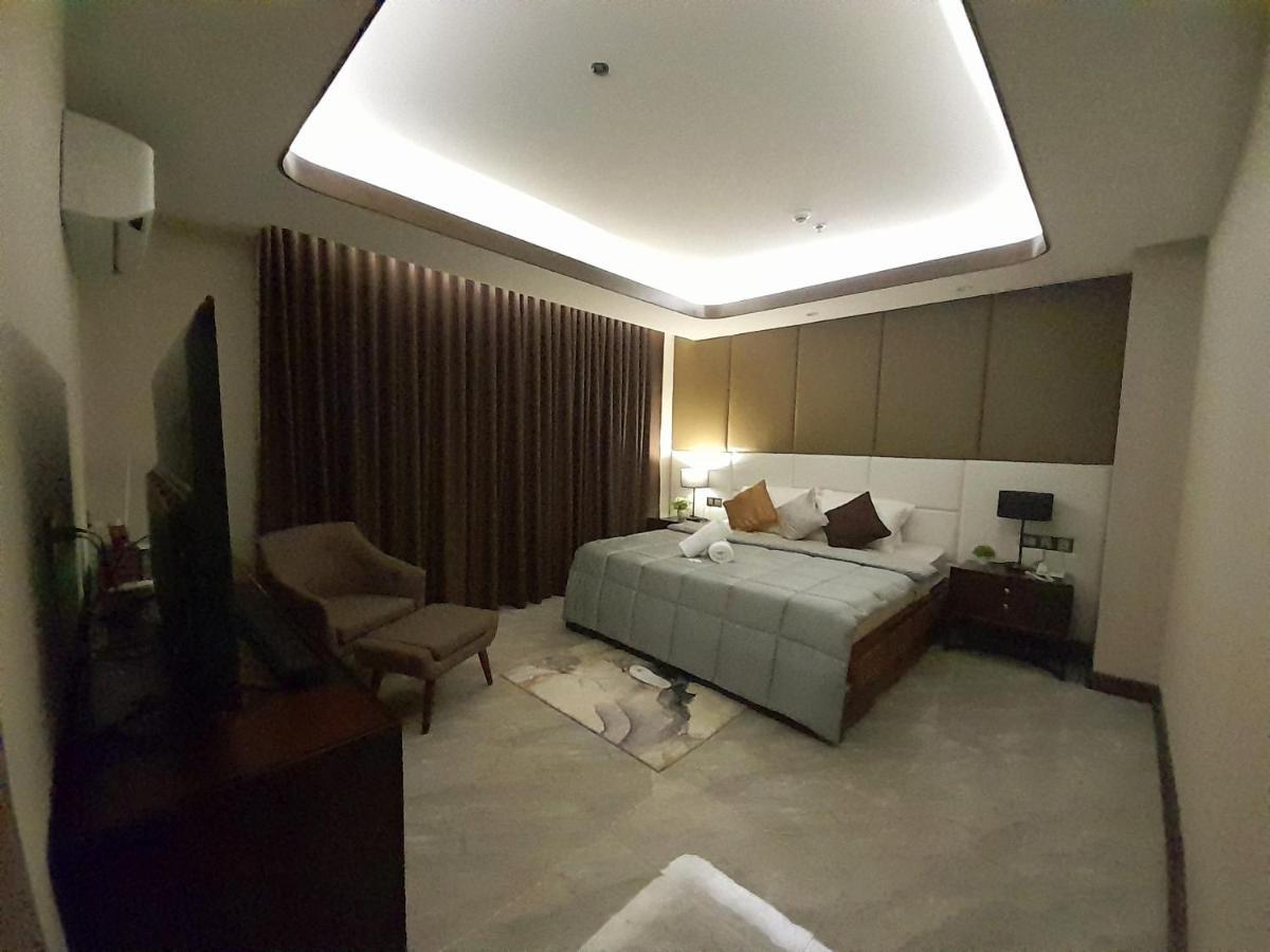 One Euphoria Prime Suite Hotel Angeles Exteriör bild