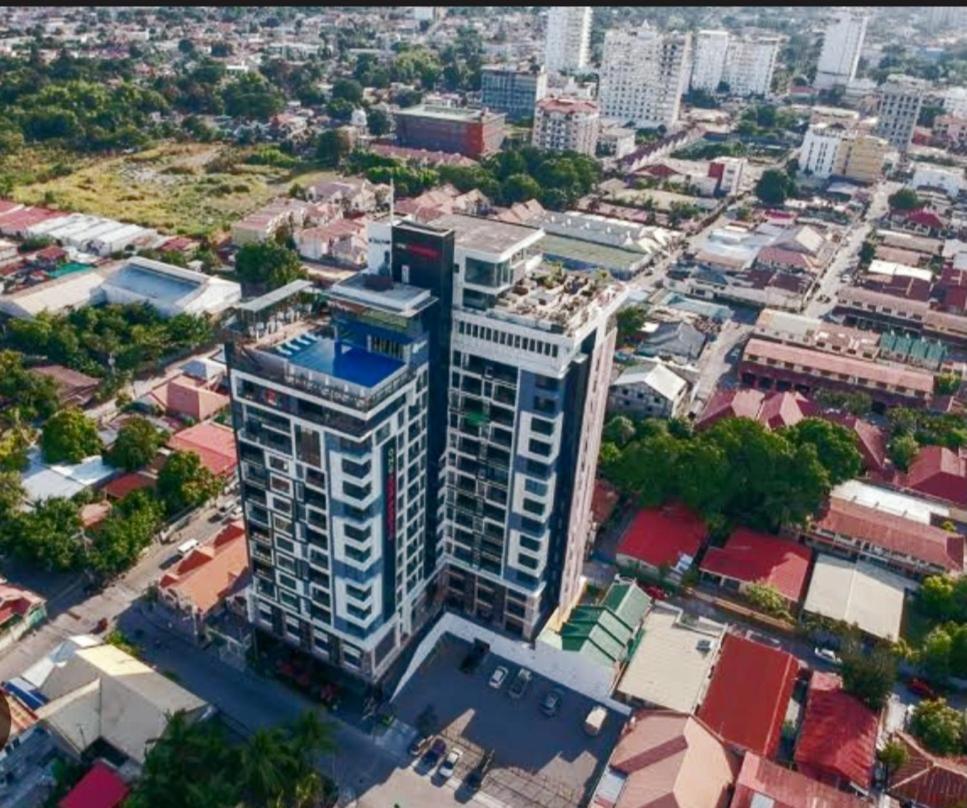 One Euphoria Prime Suite Hotel Angeles Exteriör bild