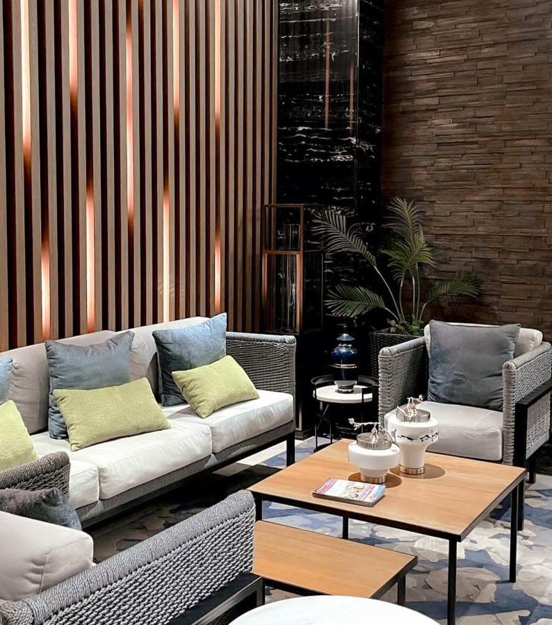 One Euphoria Prime Suite Hotel Angeles Exteriör bild