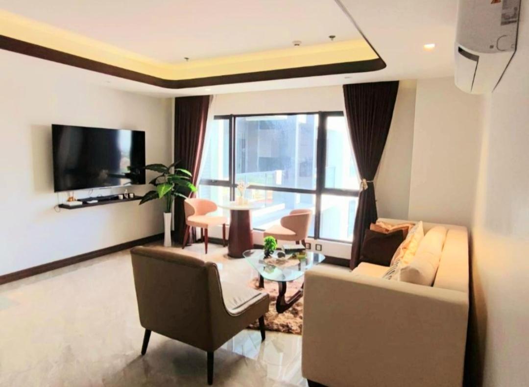 One Euphoria Prime Suite Hotel Angeles Exteriör bild