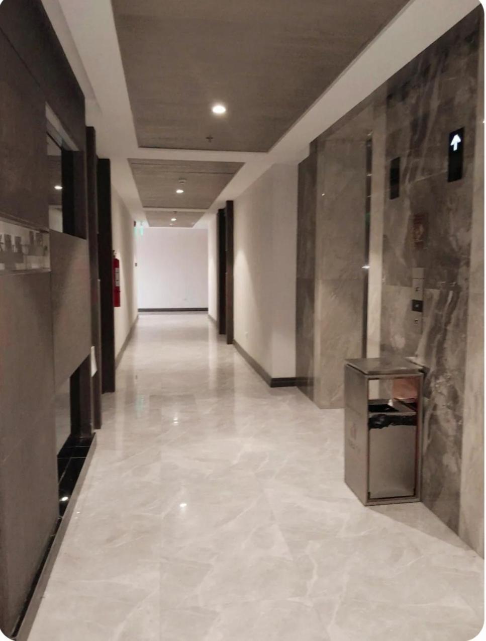 One Euphoria Prime Suite Hotel Angeles Exteriör bild