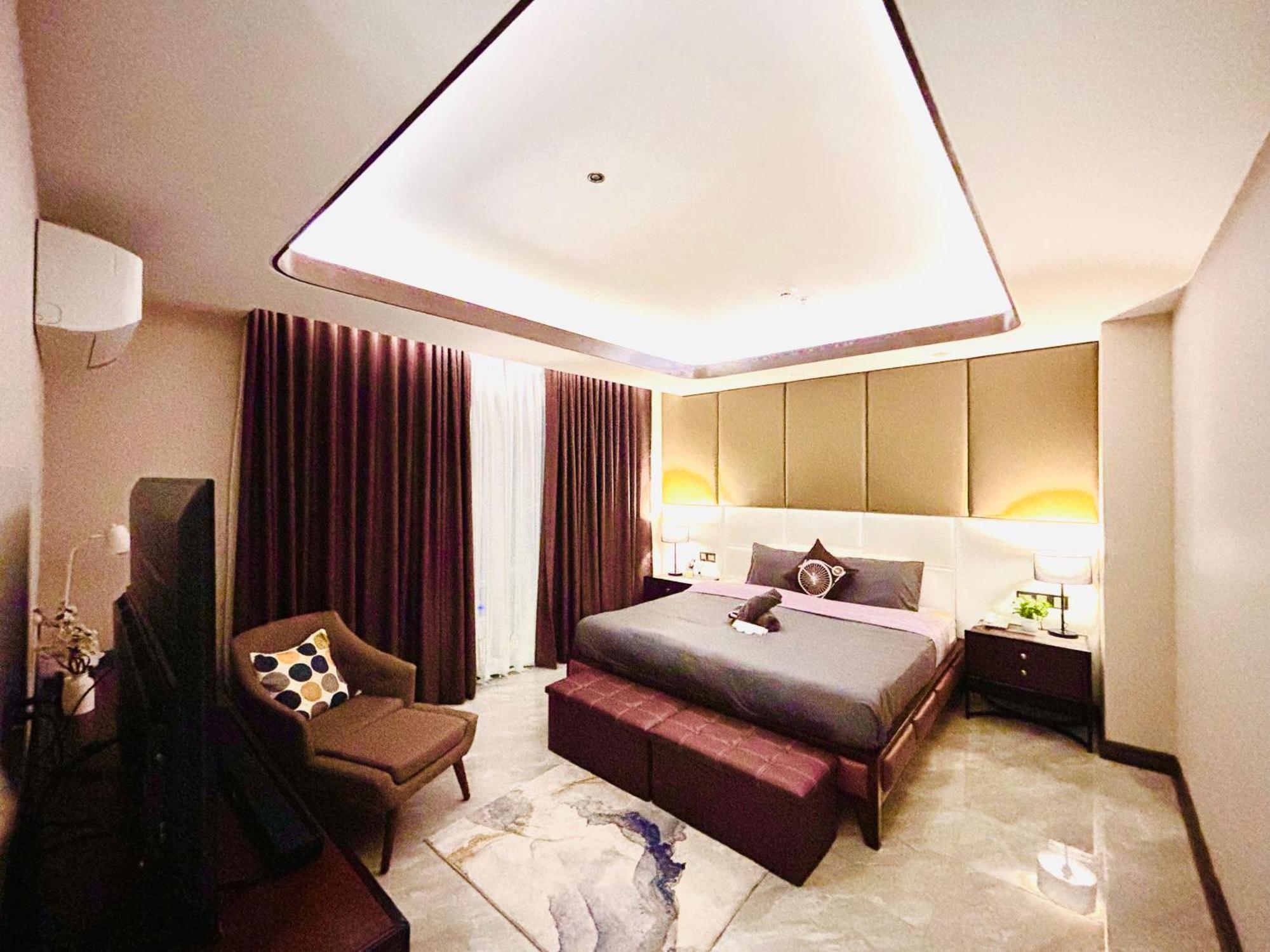 One Euphoria Prime Suite Hotel Angeles Exteriör bild
