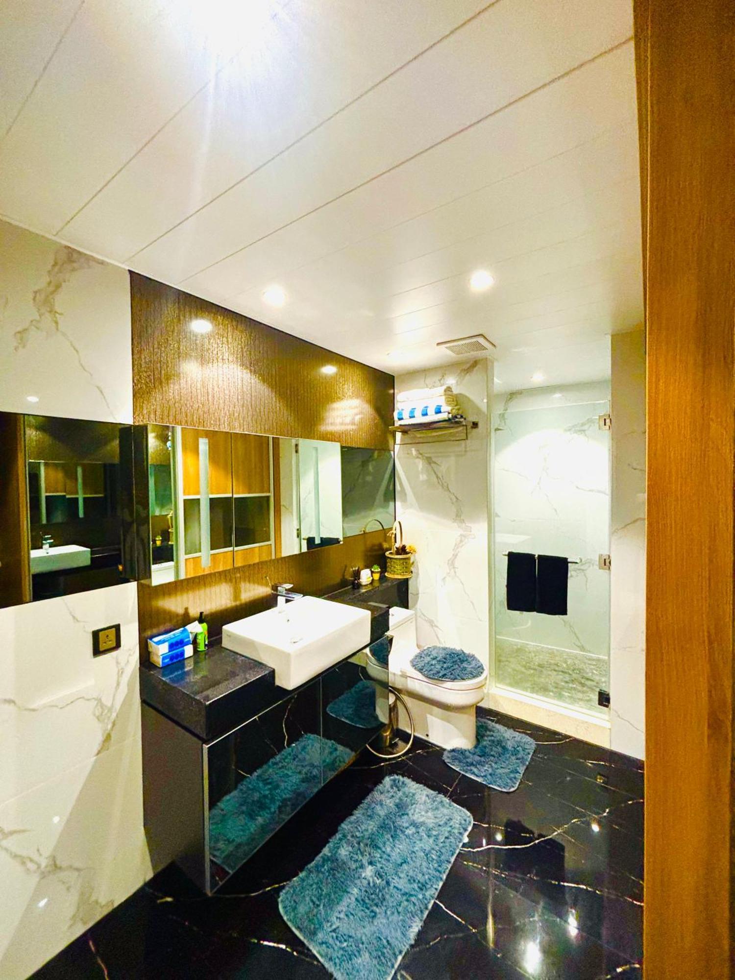 One Euphoria Prime Suite Hotel Angeles Exteriör bild