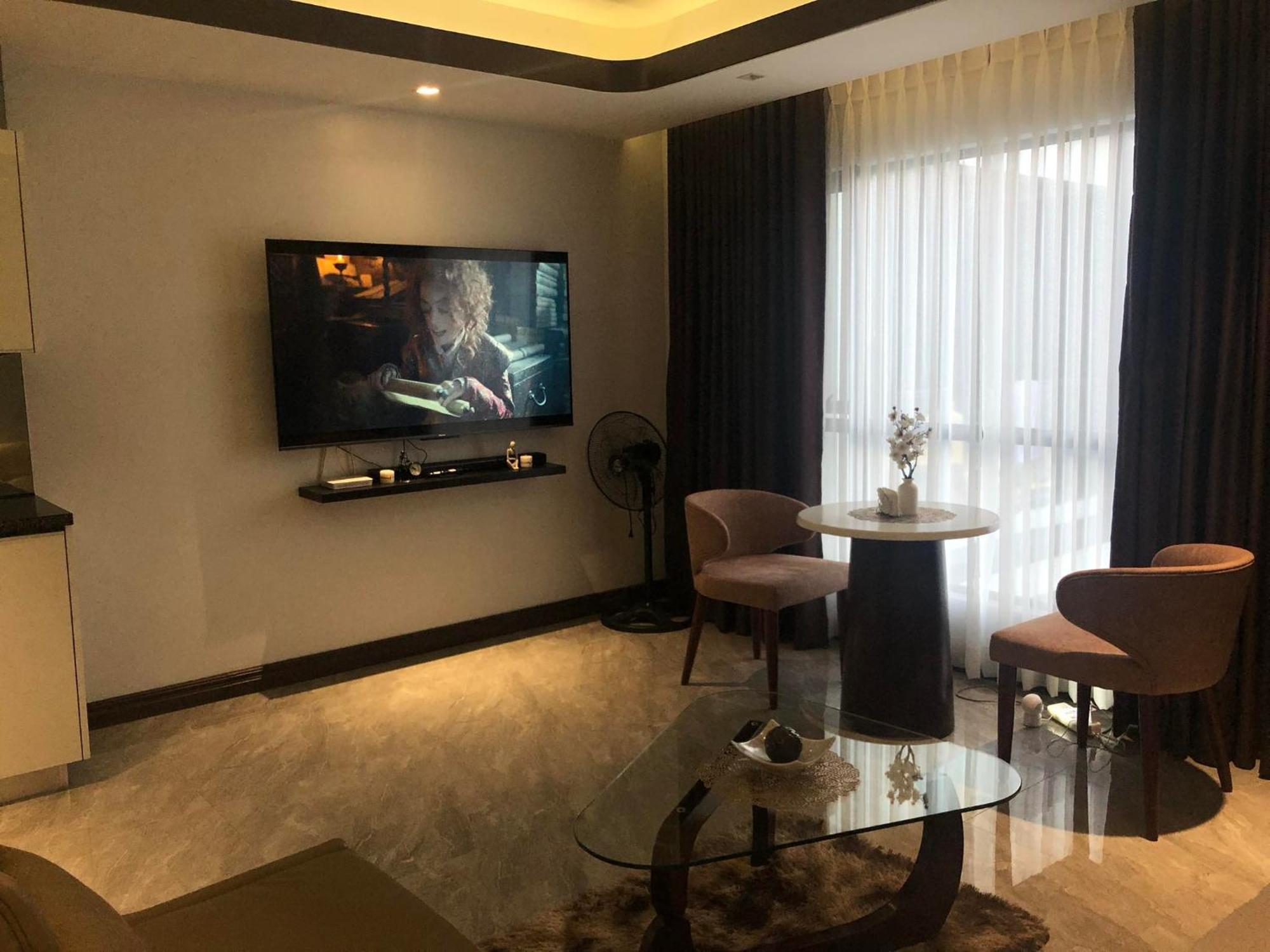 One Euphoria Prime Suite Hotel Angeles Exteriör bild